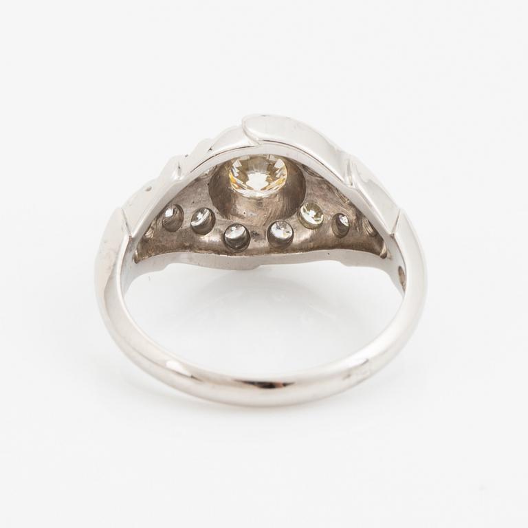 Brilliant-cut light brown diamond ring.