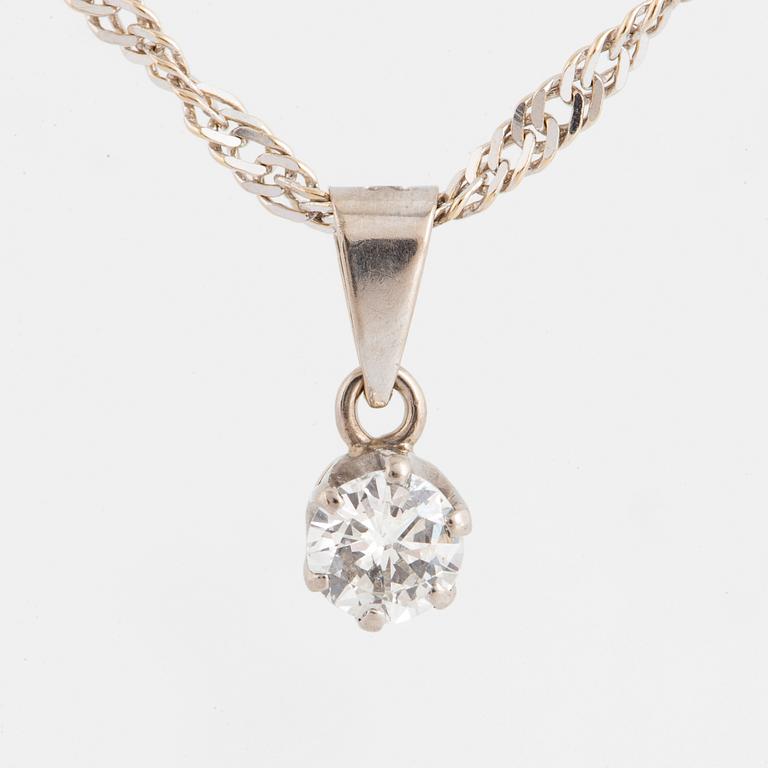 Brilliant-cut diamond necklace.