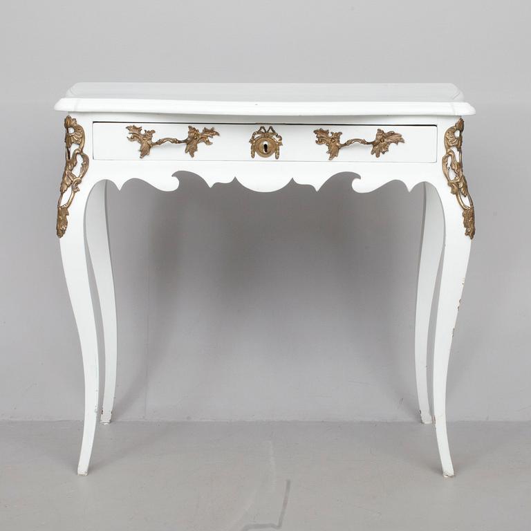 PÖYTÄ, rokokoo, 1700-luvun loppupuoli.