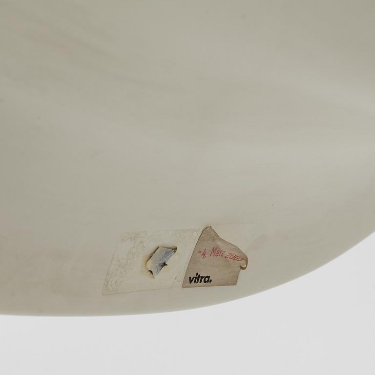 Charles & Ray Eames, lounge chair, "La Chaise", Vitra 2003.