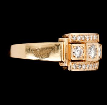 RING, 18 k guld, Alton, med briljanter tot 0.44 ct TW.