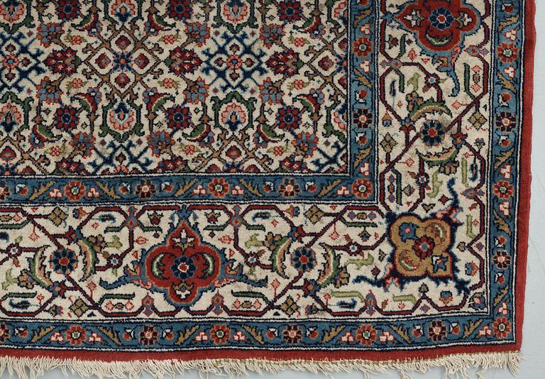 SEMI-ANTIQUE QUM. 209 x 143,5 cm.