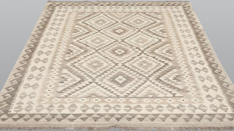 A Kilim rug, c. 195 x 154 cm.