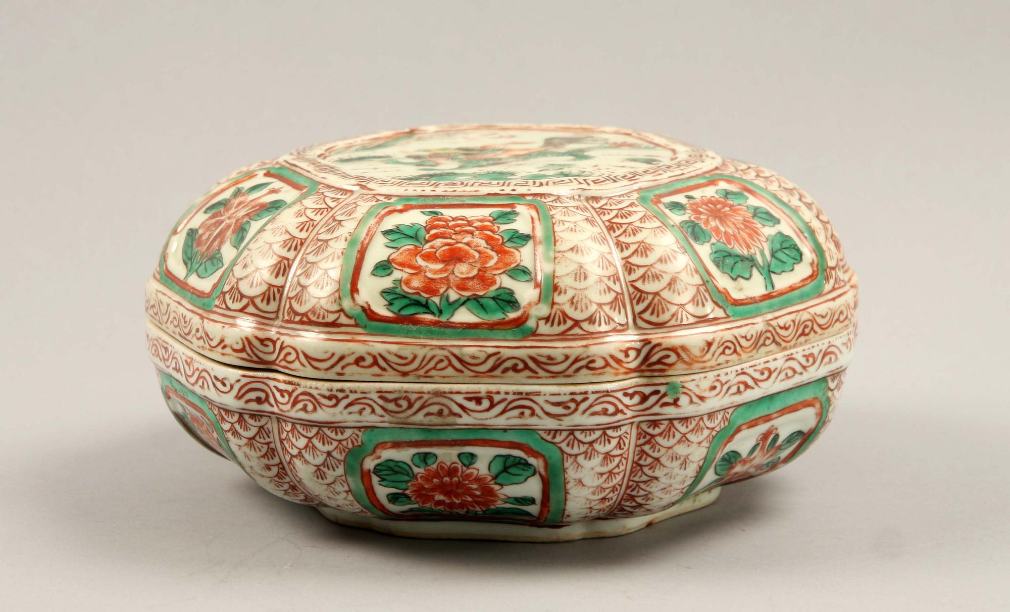 ASK med LOCK, porslin, Ming-stil, 1800-tal.