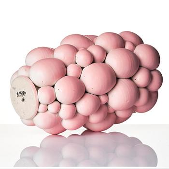 Mårten Medbo, skulptur/vas, "Crowd", stengods, egen ateljé, 2016.