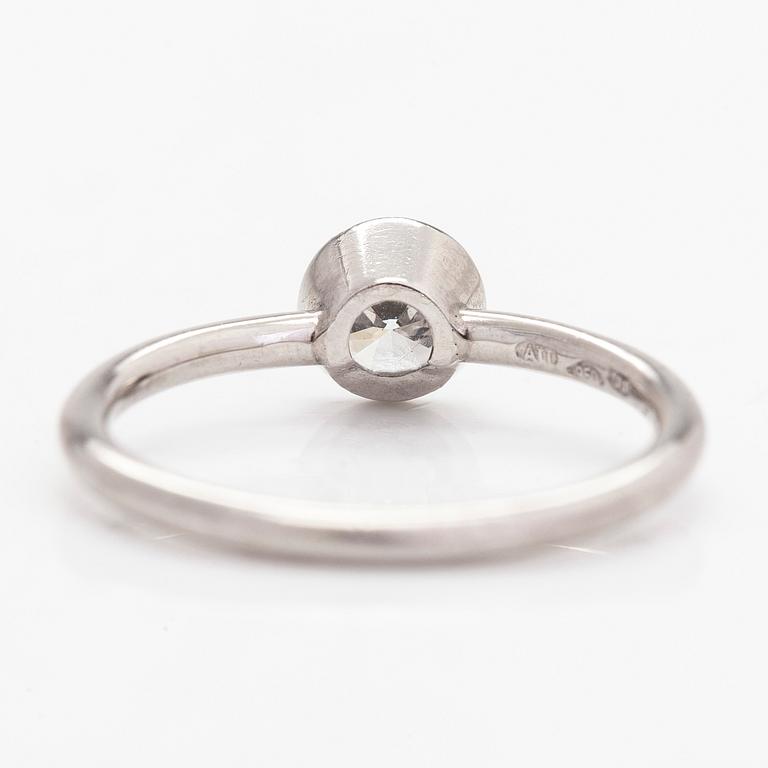 Ring, platina, "Mini Nelly", briljantslipad diamant ca 0.36 ct. Annette Tillander, Helsingfors 2015.