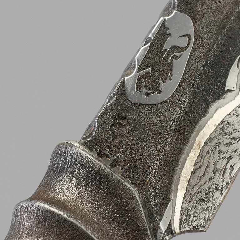 A contemporary knife by Andrzej Rybak.