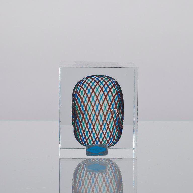ÅRSKUB, glas, signerad Oiva Toikka, Notsjö 1994, numrerad 614/2000.