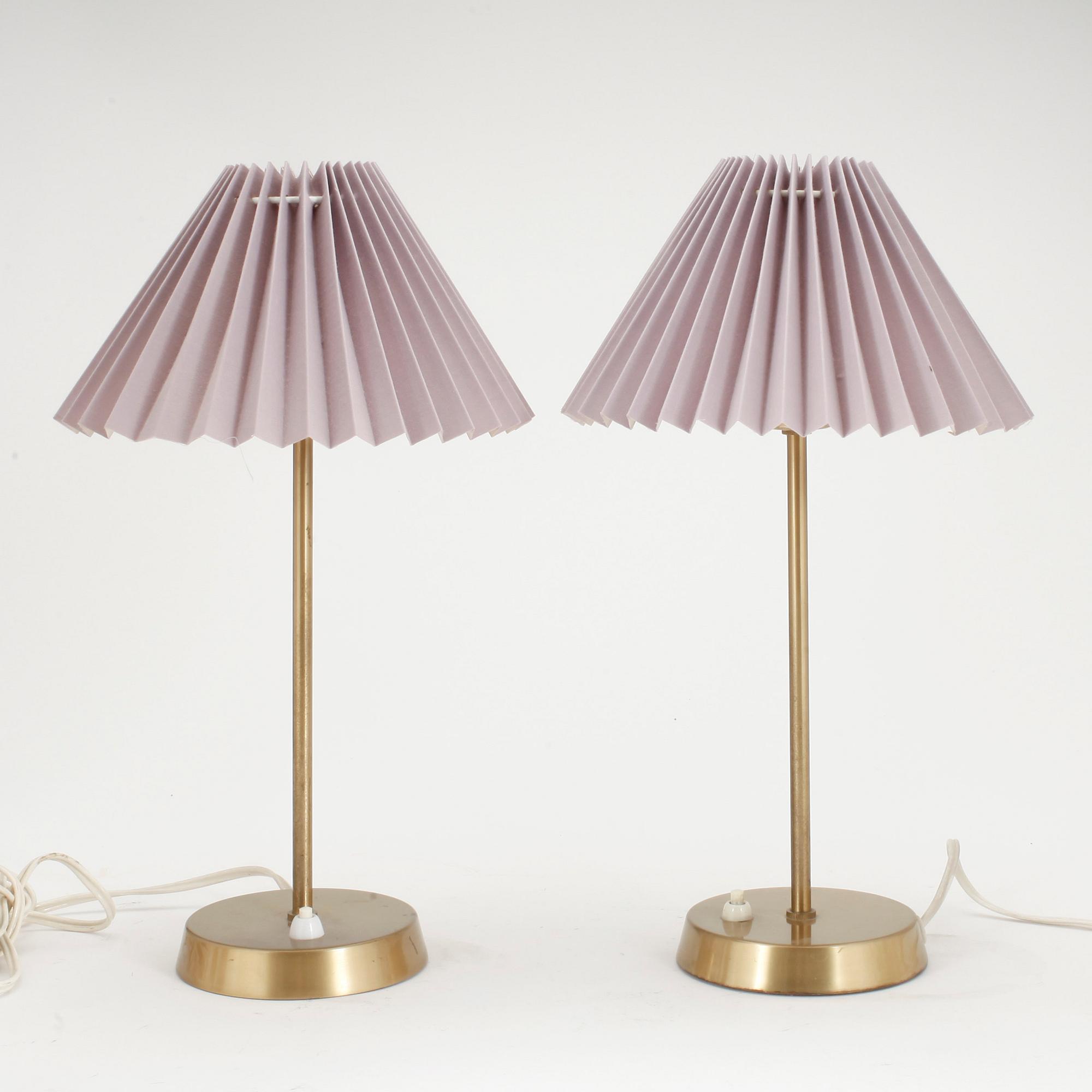 BORDSLAMPOR, ett par, Bergbom, 1900-talets andra hälft.