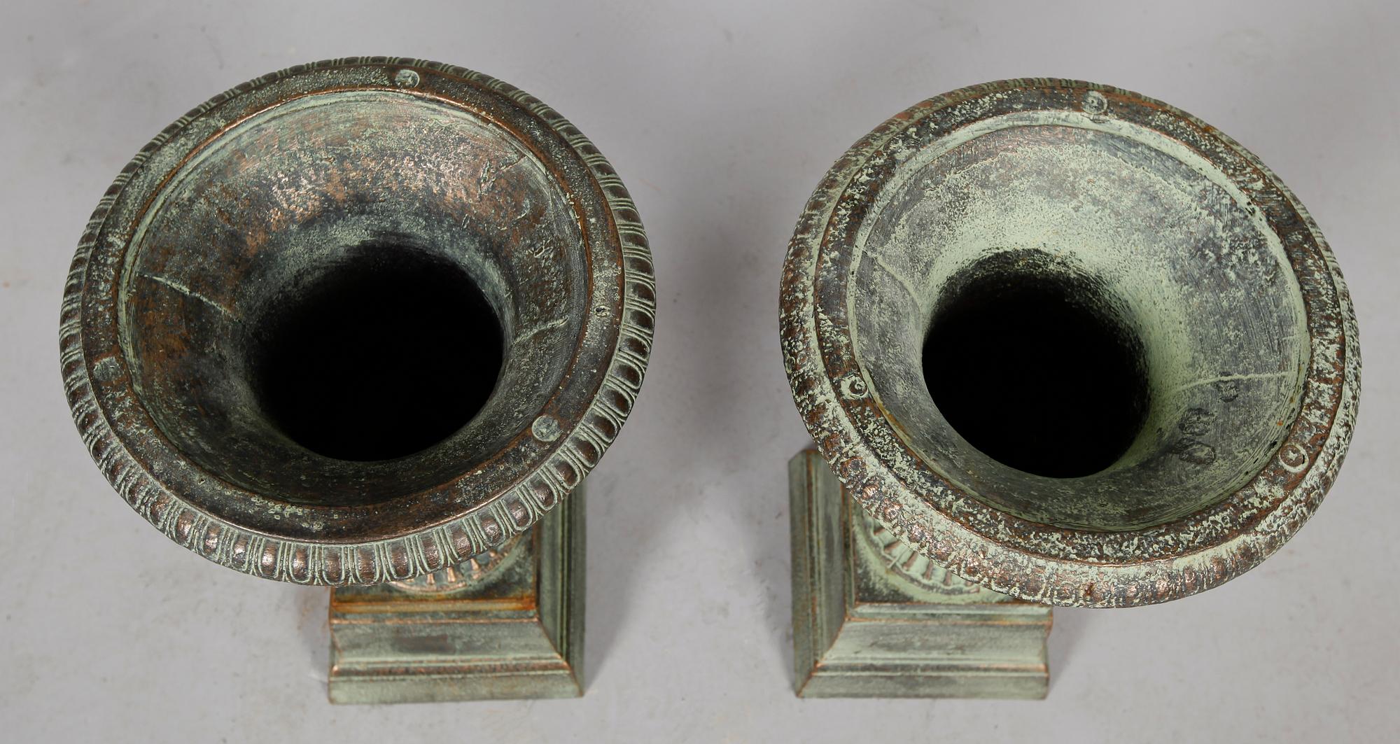 TRÄDGÅRDSURNOR, 1 par, samtida.