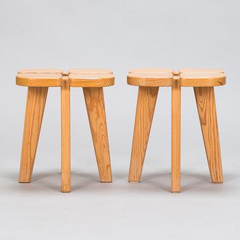 A pair of 'Apila' (Four-leaf clover) stools for Keravan Puusepäntehdas, Oy Stockmann Ab.