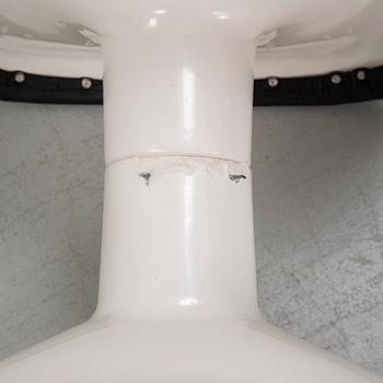 Yrjö Kukkapuro, fåtölj med fotpall, "Karuselli", Avarte, Finland efter 1980.