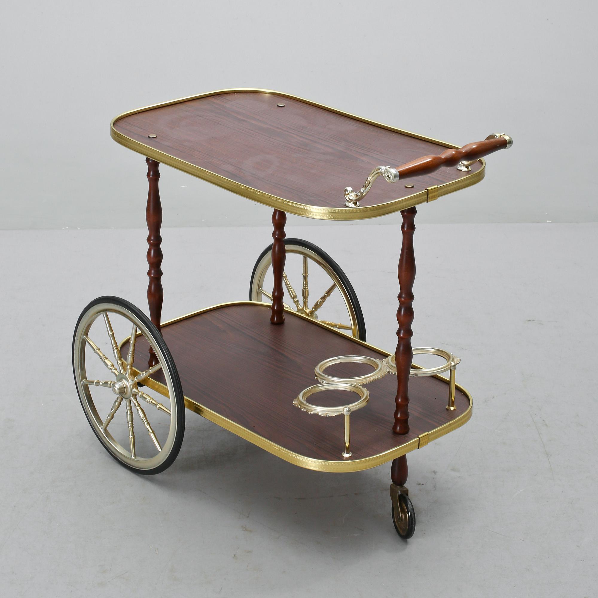 SERVERINGSVAGN, 1900-talets andra hälft.