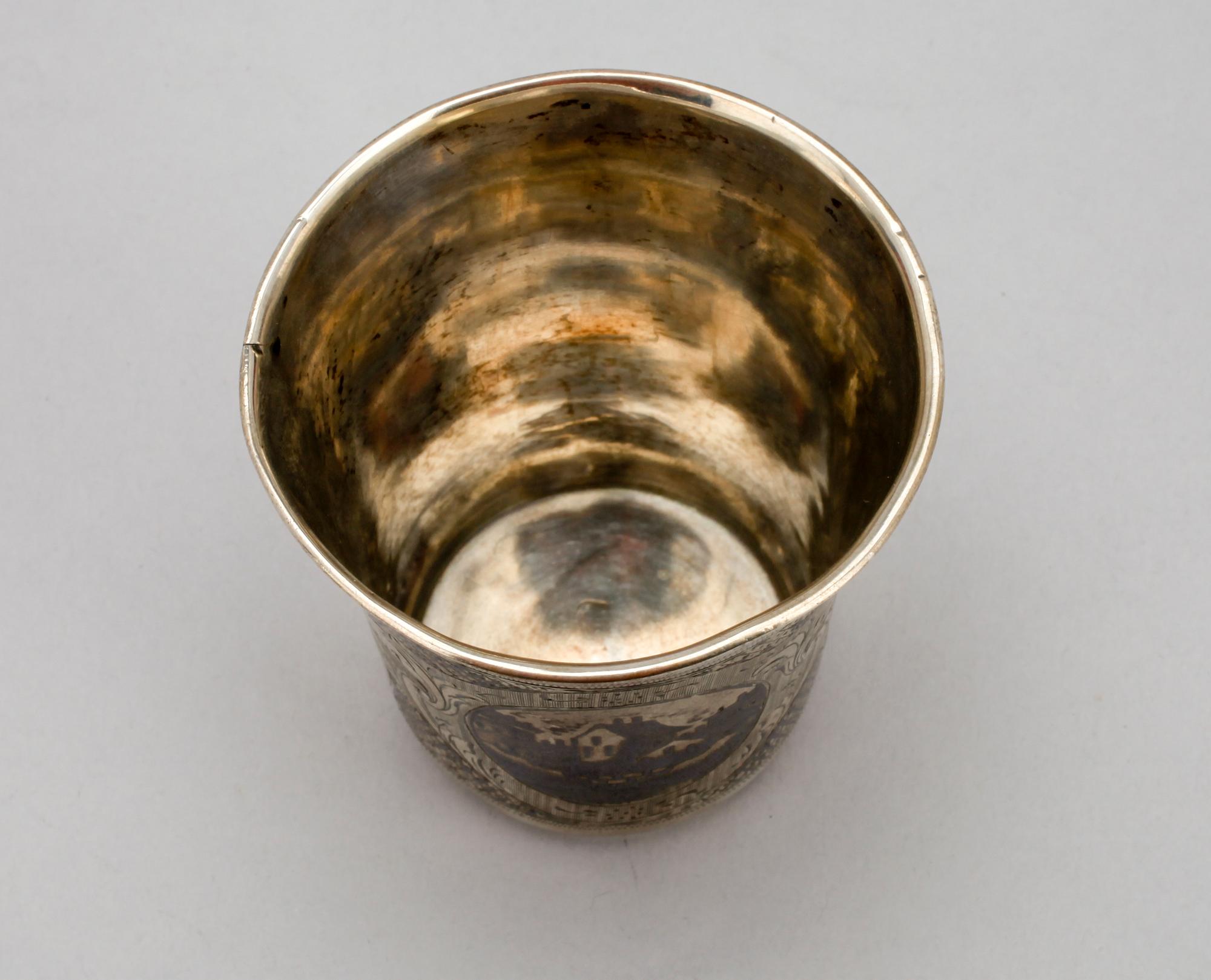 BÄGARE, 84 silver, niello. Moskva 1869. Vikt 53 g.