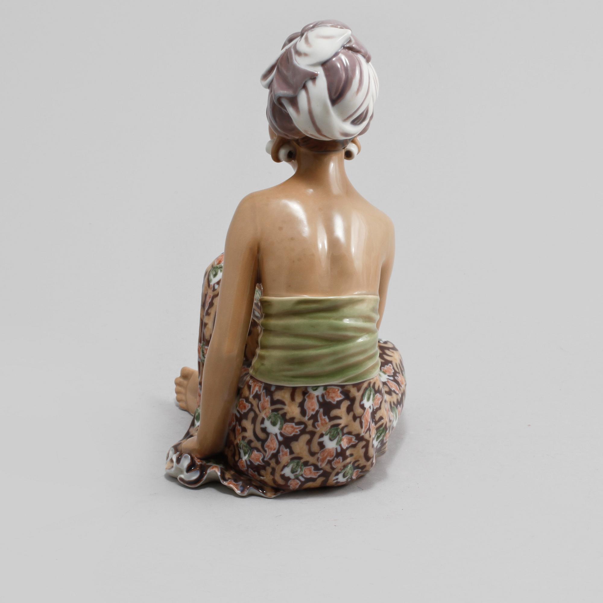 FIGURIN, porslin, Dahl Jensen, Danmark, 1900-tal.