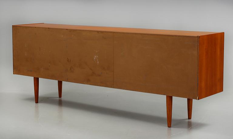 SIDEBOARD, kring 1900-talets mitt.