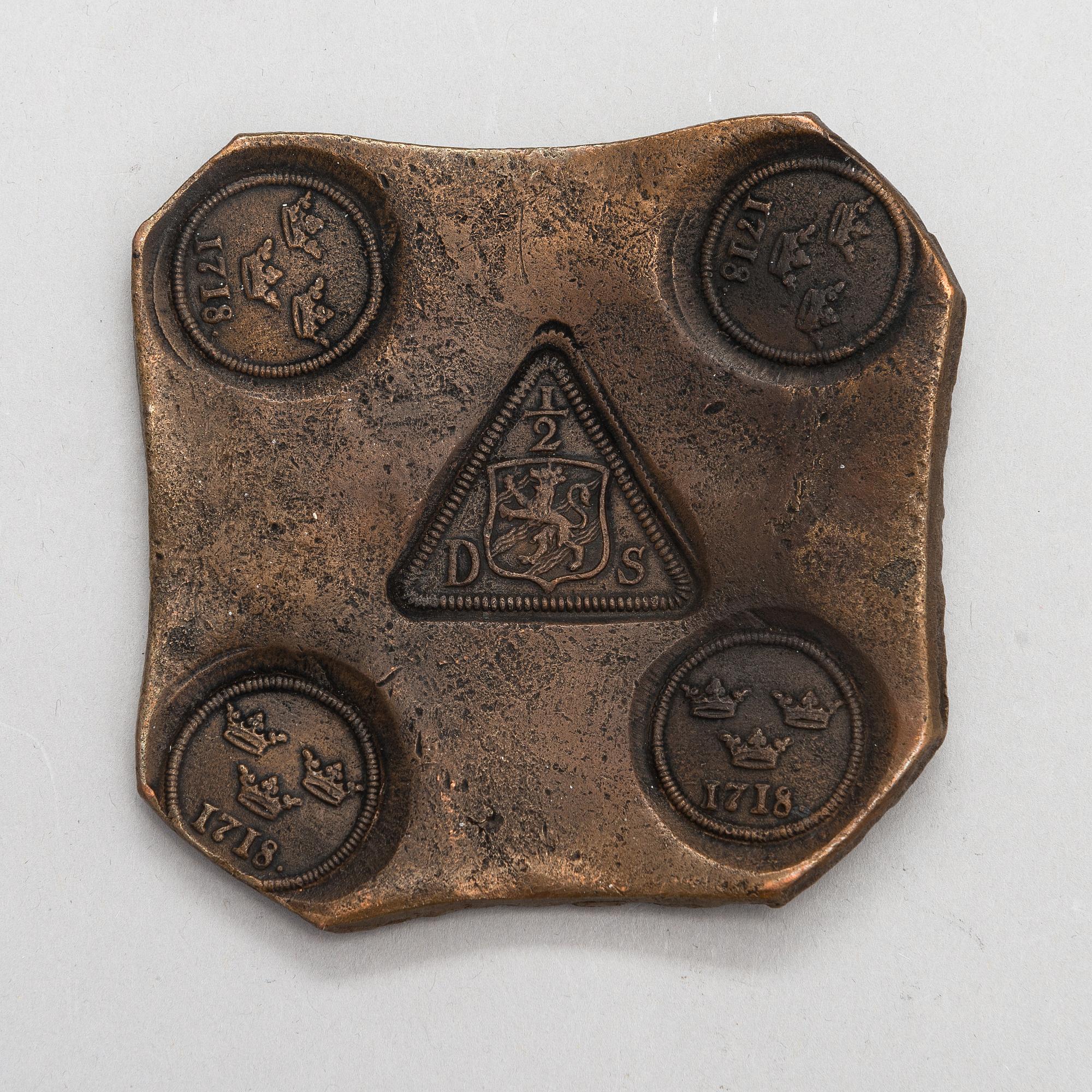 A Swedish copper plate coin,  1/2-daler, King Karl XII, 1718.