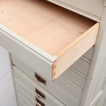 DOKUMENTSKÅP, 1900-talets första hälft.