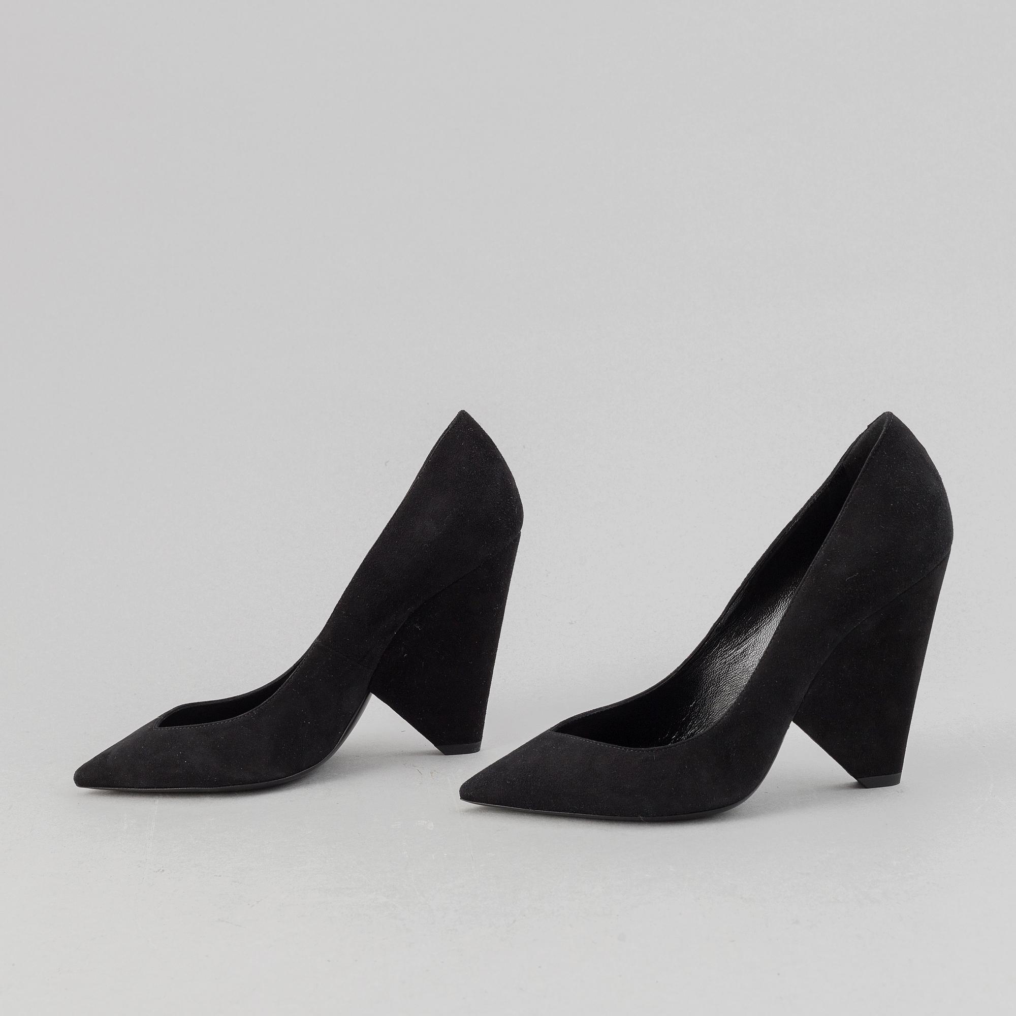 Yves Saint Laurent, a pair of black suede shoes, size 36½.