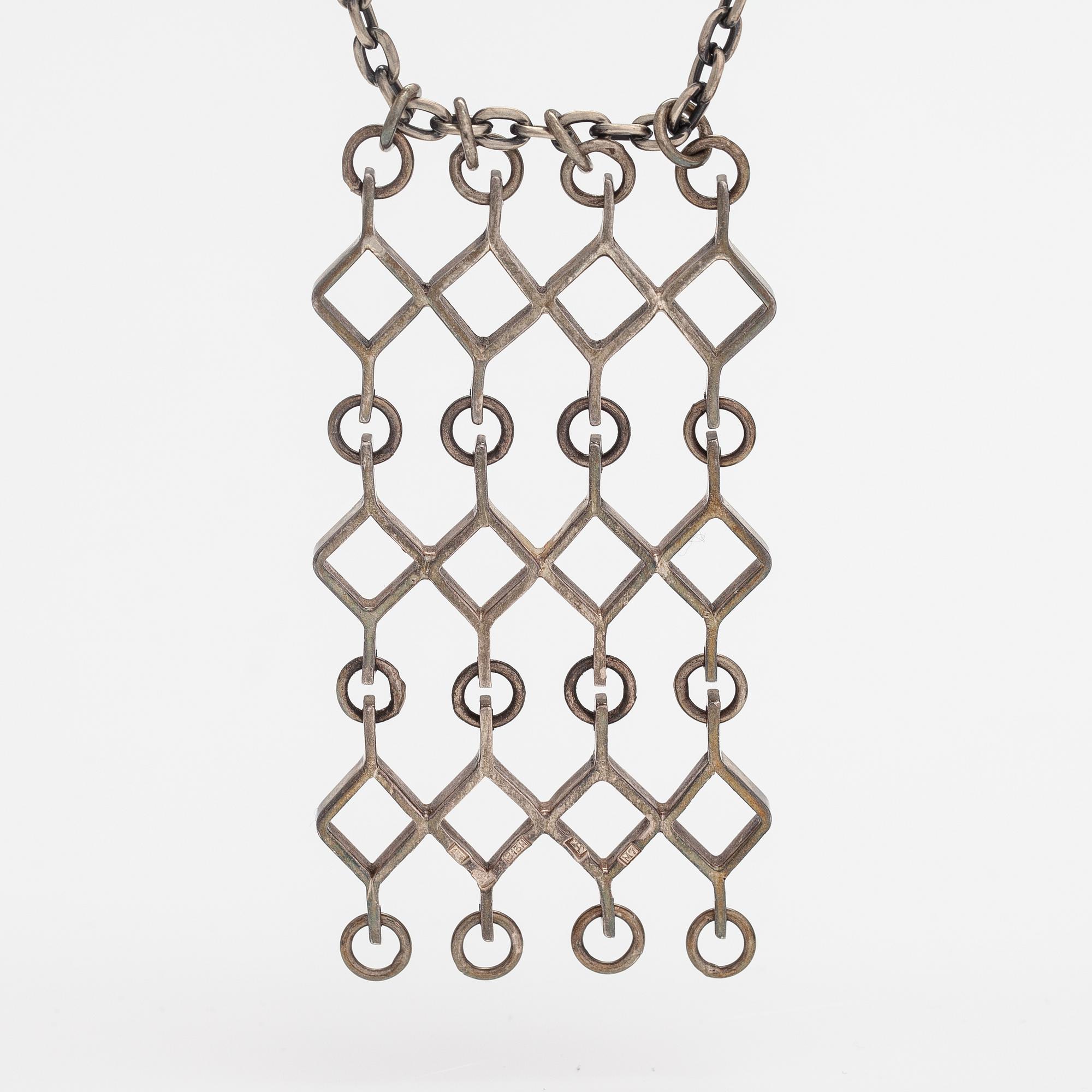 Jorma Laine, A silver neckalce "Ruutu". Kultateollisuus, Turku 1965.