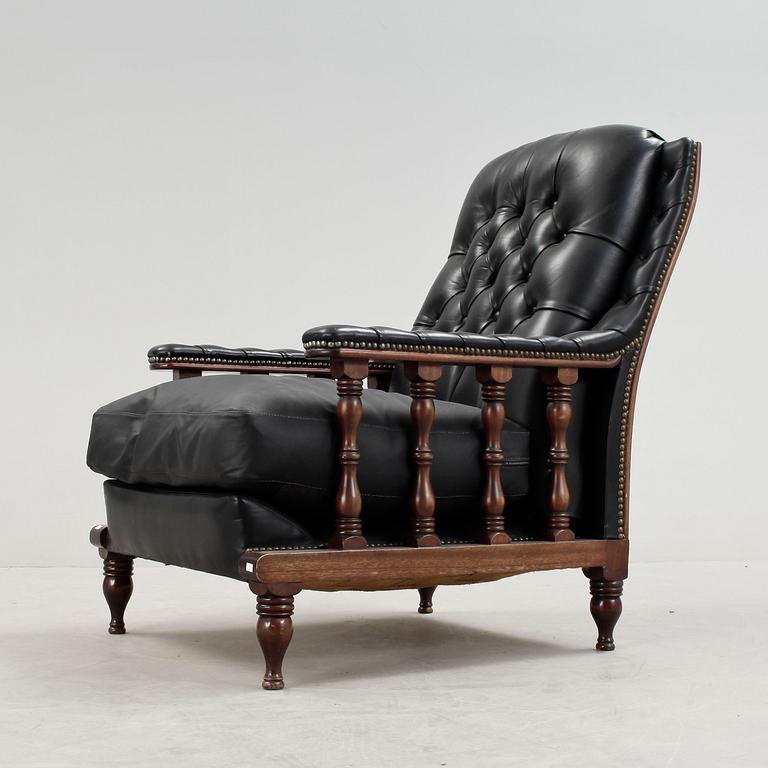 SOFFA samt FÅTÖLJ, engelsk stil, omkring sekelskiftet 1900.