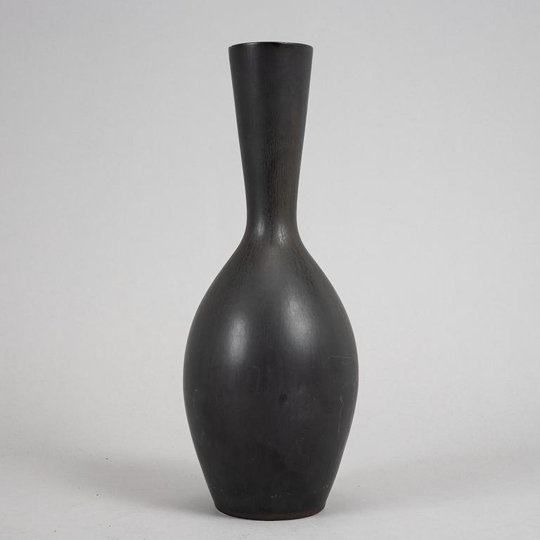 A stoneware vase by Carl-Harry Stålhane, Rörstrand.