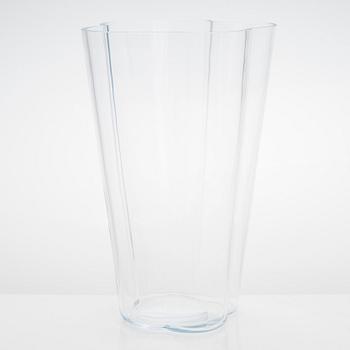 Alvar Aalto, vas, modell 3032, signerad Alvar Aalto Iittala 2007.