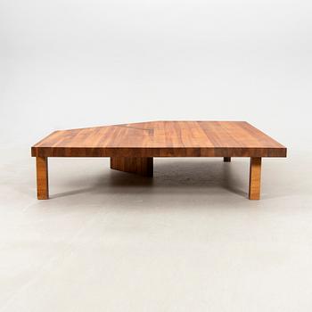 Abelardo Gonzalez, coffee table, 21st century.