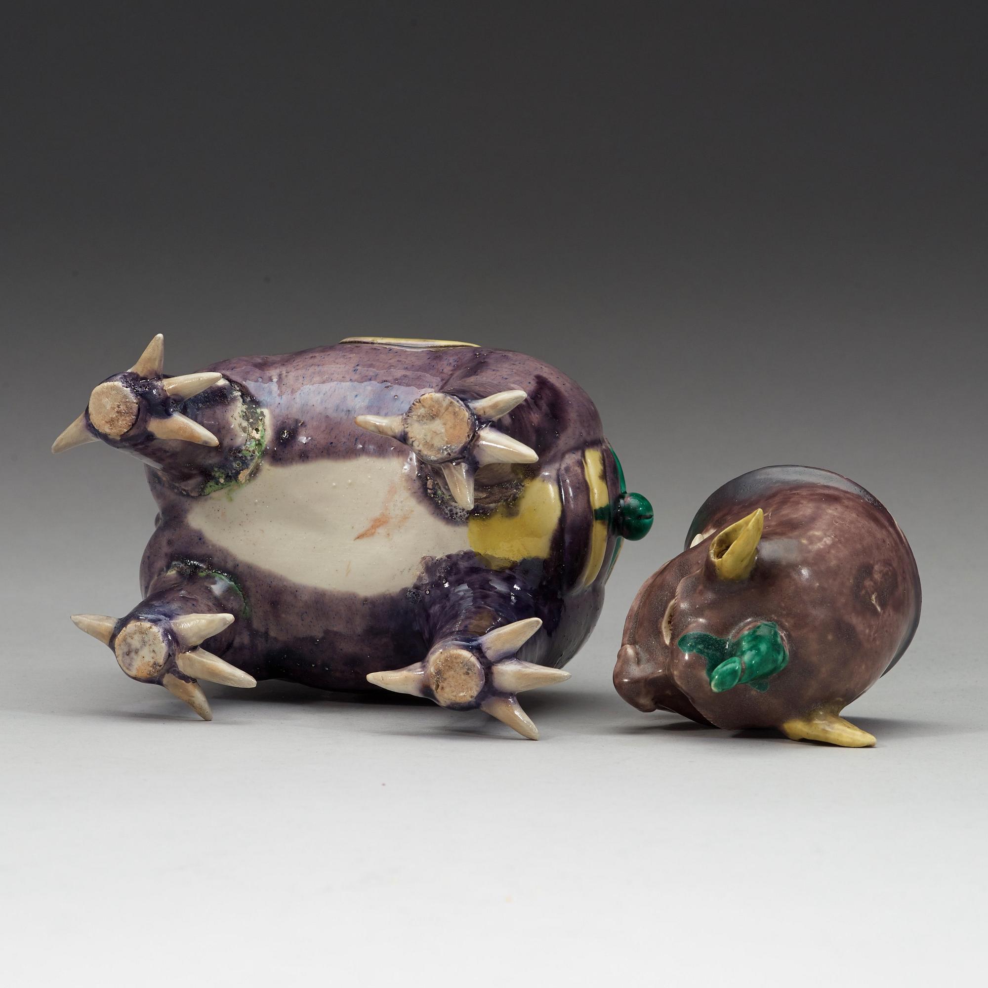 A bisquit censer with cover, Qing dynasty, Kangxi (1662-1722).
