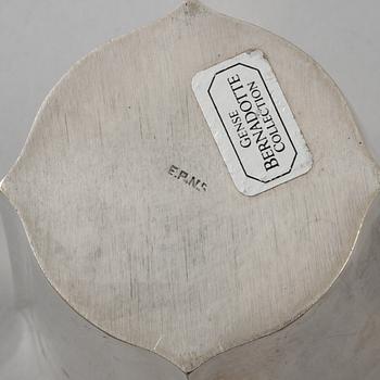 PUNCHBÄGARE, 4 st, samt BÄGARE, 6 st, nysilver, Sigvard Bernadotte, Gense, 1900-talets andra hälft.