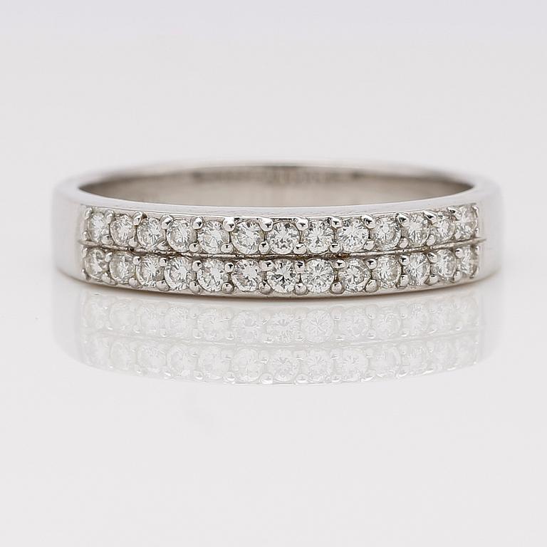 RING, 14K vitguld och diamanter.