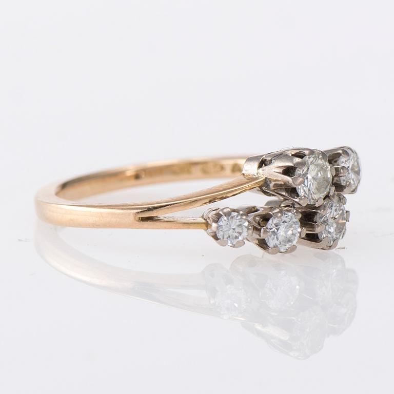 RING, 18K guld, briljantslipade diamanter. Torbjörn Tillander 1983. Vikt ca 3,6 g.