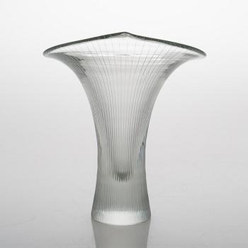 Tapio Wirkkala, A 'Kantarelli' glass vase, signed Tapio Wirkkala Iittala -55.