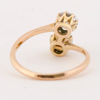 A RING, cultured pearl, old cut diamond, 14K gold.