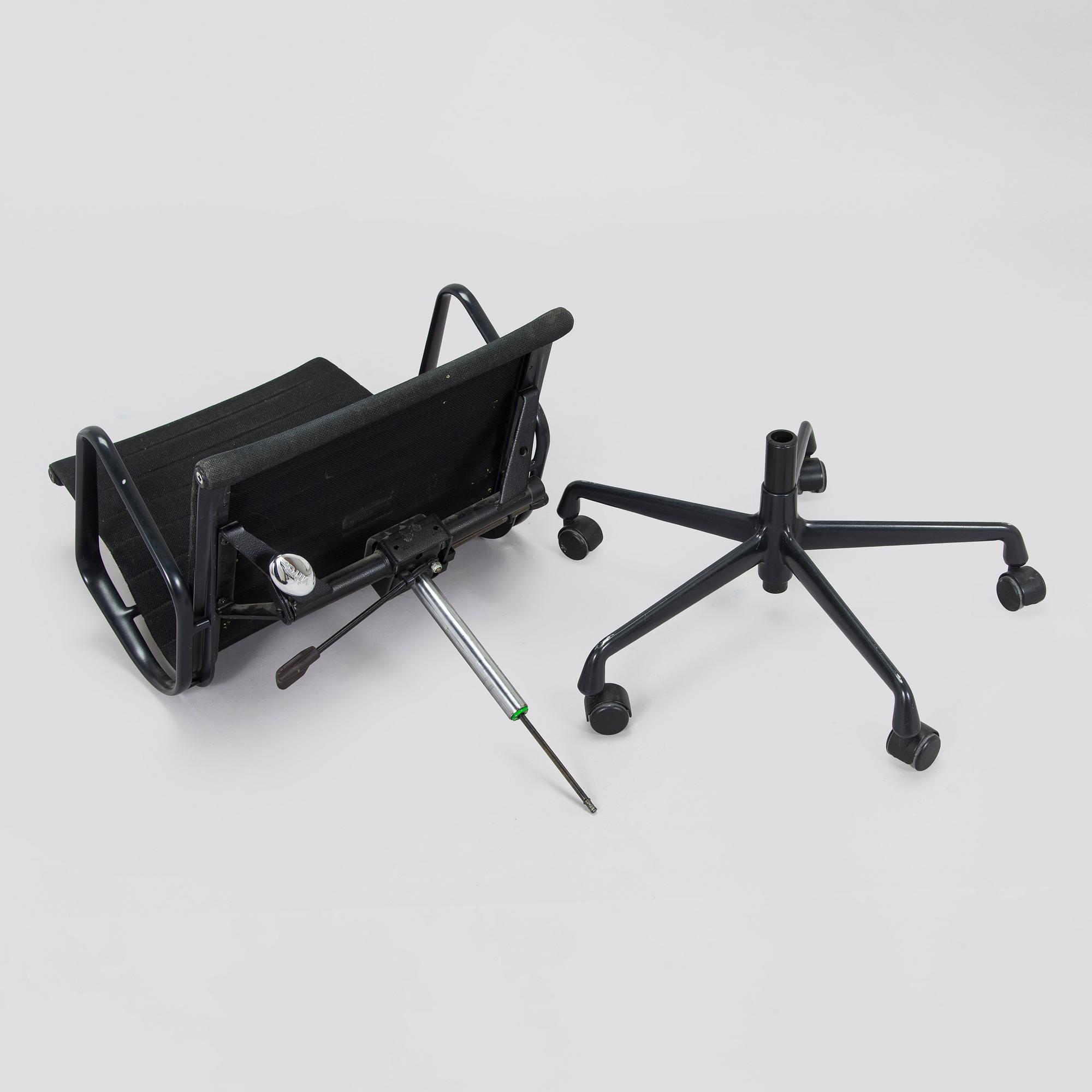 Charles & Ray Eames, kontorsstol, "EA 108" för Vitra.