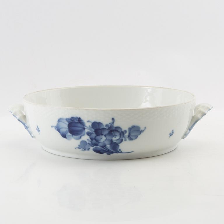 Service approximately 140 pieces "Blue Flower" Royal Copenhagen Denmark 20th century porcelain.