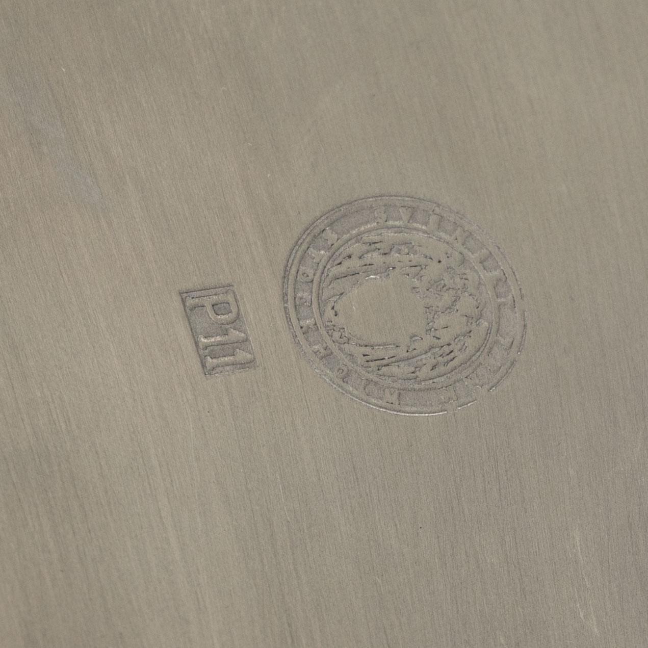 Firma Svenskt Tenn, burkar med lock, två stycken, tenn, Stockholm, 1953 respektive 2013.