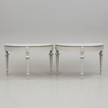 MÅNBORD, ett par. Omkring 1900.