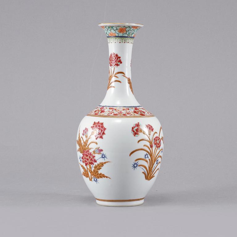 VAS, porslin, Kina, 1900-tal.