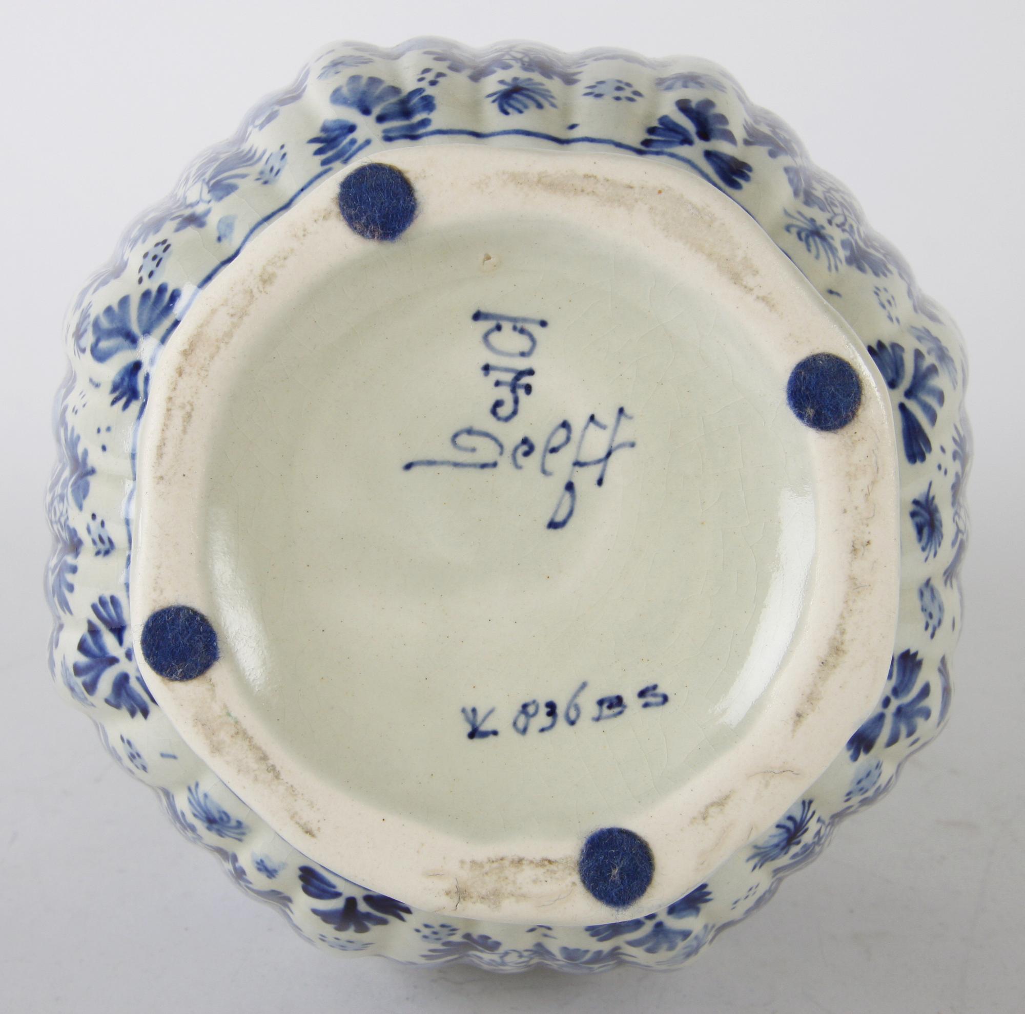 VAS, porslin, Delft, 1900-tal.