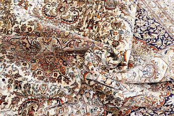 A silk Kashmir carpet, approx. 300 x 200 cm.