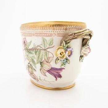 Cachepot/Wine cooler, porcelain. 'Flora Danica', Royal Copenhagen, Denmark, mid-20th century.