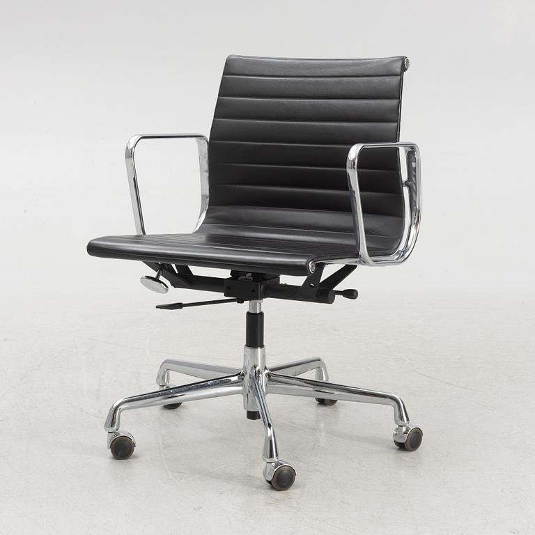 Charles & Ray Eames, office chair, "EA117" Vitra.