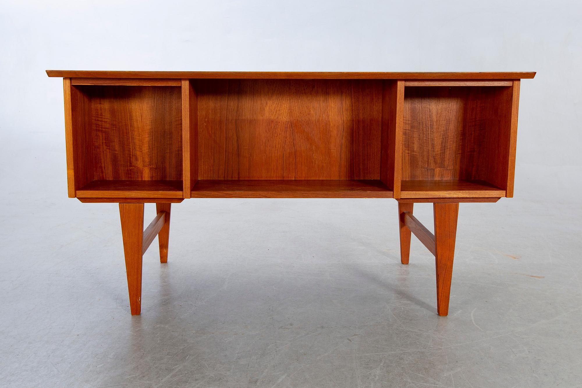 Skrivbord, teak, 1960-tal.