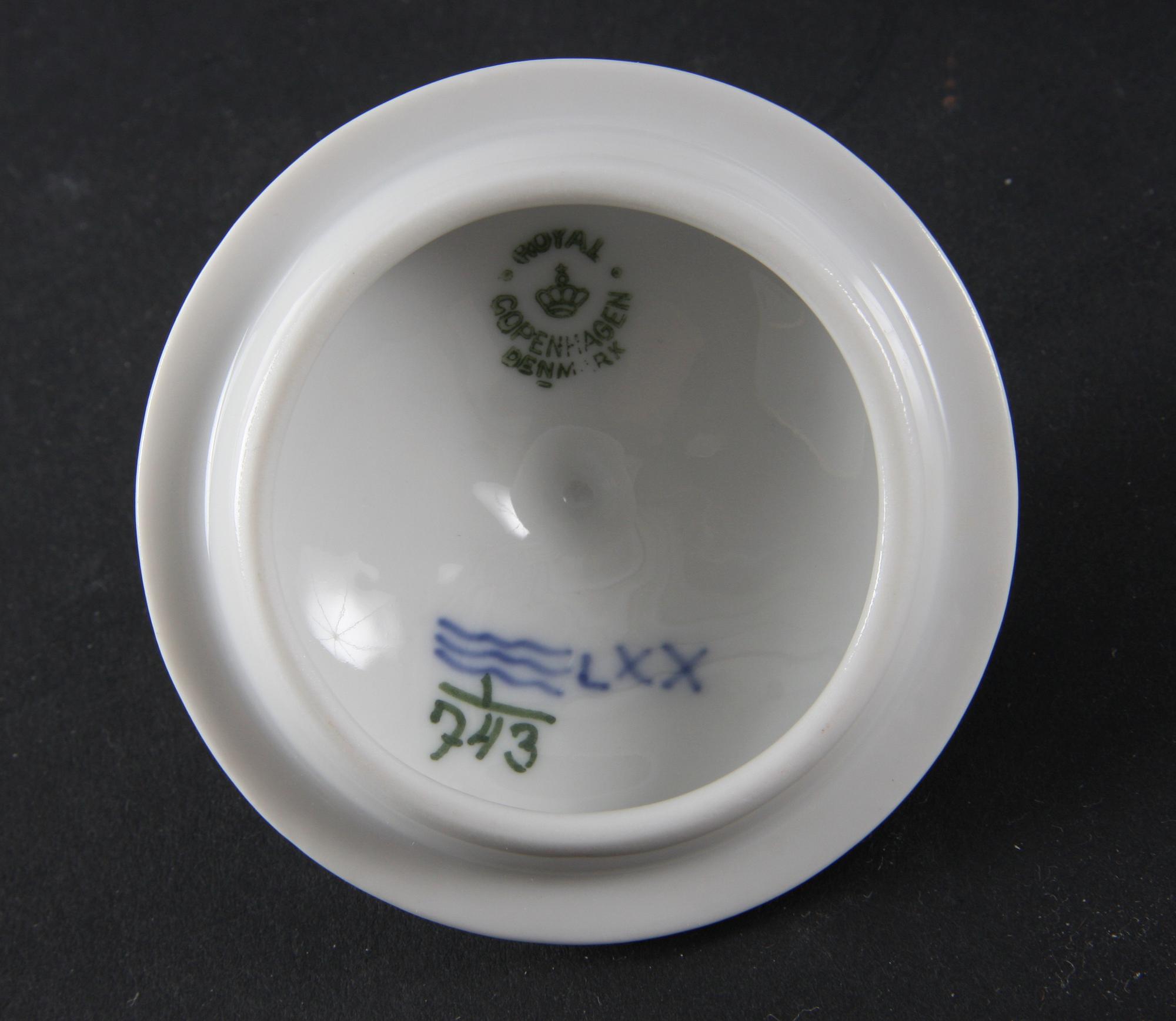 CREMEKOPPAR, 6 st, porslin, Royal Copenhagen "Musselmalet".