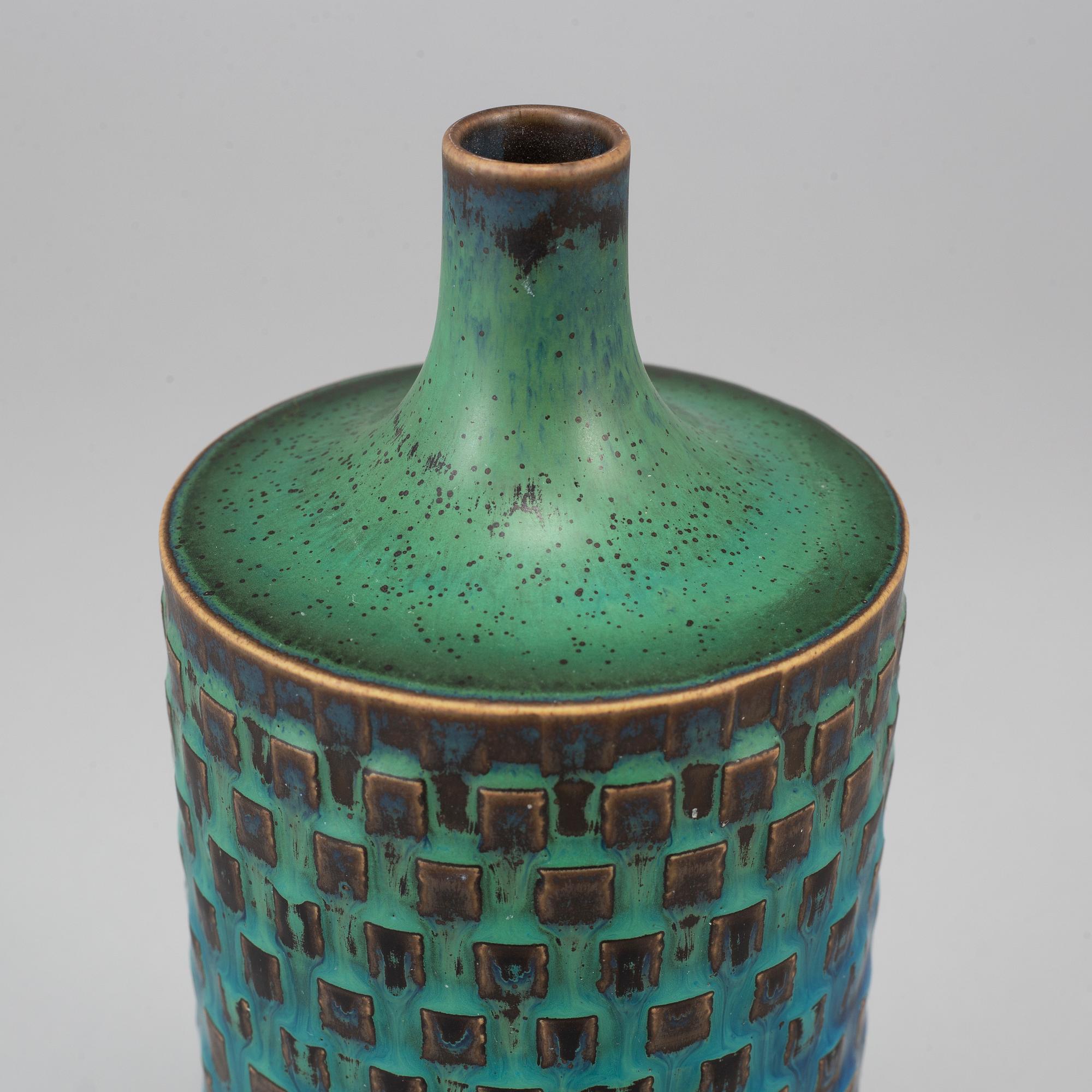 STIG LINDBERG, a stoneware vase, Gustavsberg studio, Sweden 1958-59.