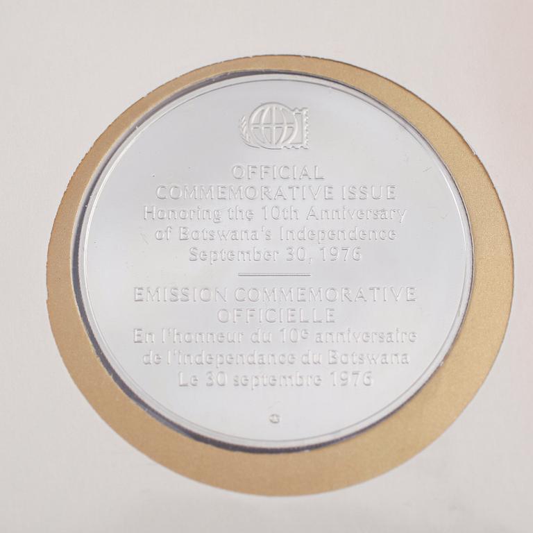 SAMLARMYNT, 36 st, sterlingsilver. Total vikt ca 1080 g.