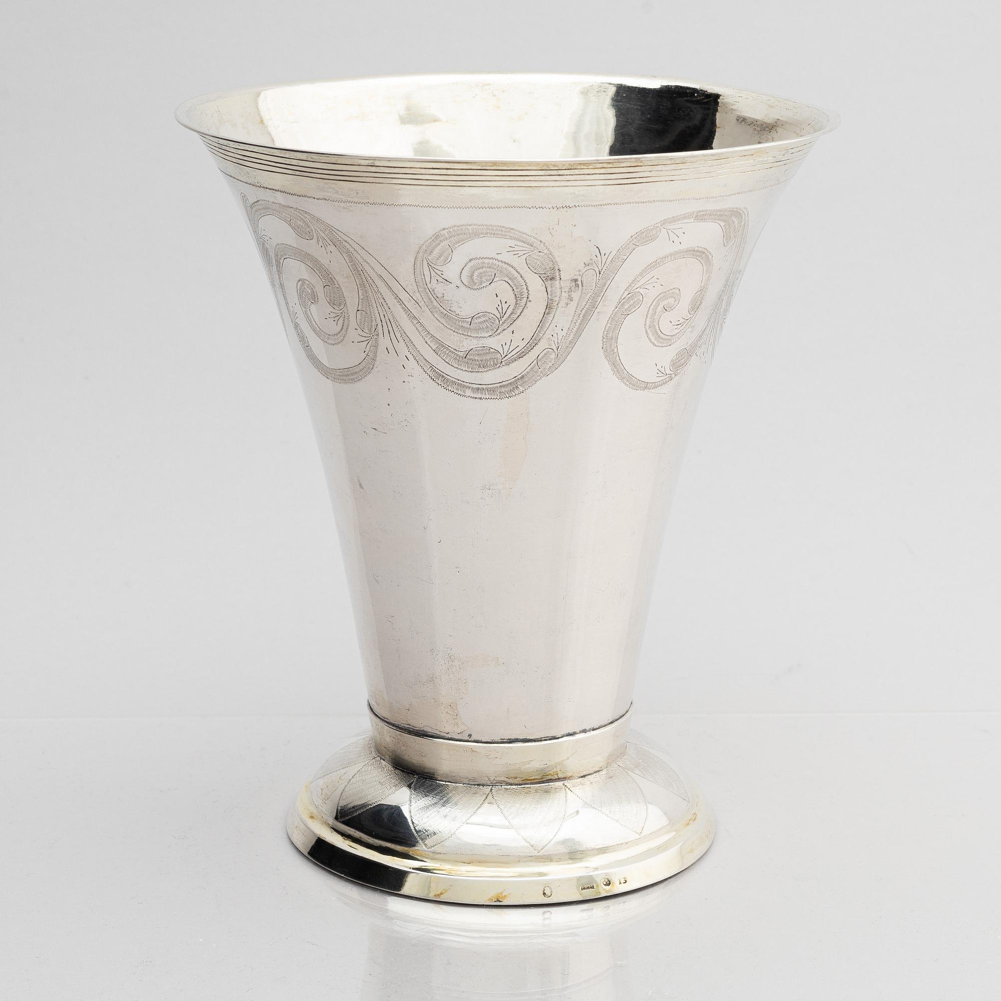 Johan Fredrik Masman, bägare, delvis förgyllt silver, Stockholm 1815. Empire.