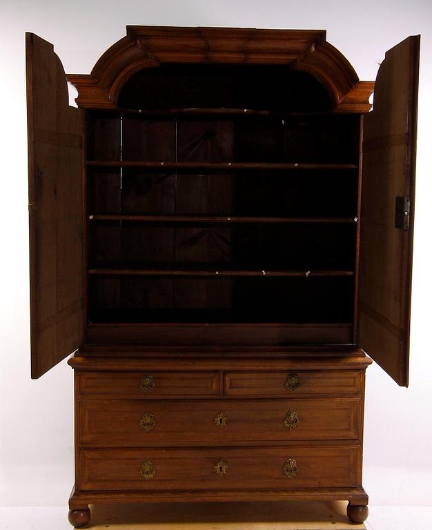 SALSSKÅP, rokoko, 1700-talets senare del.