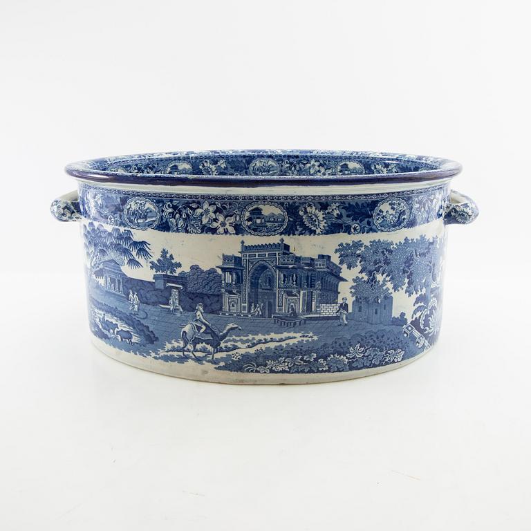 Jardinière England early 20th century porcelain.